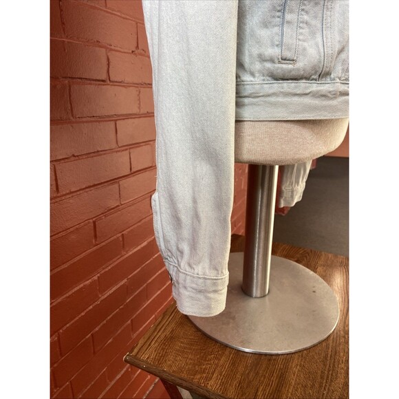 Essential Denim Size S Crop Jean Jacket Light Wash Button Pockets & Side Pockets - Picture 5 of 16